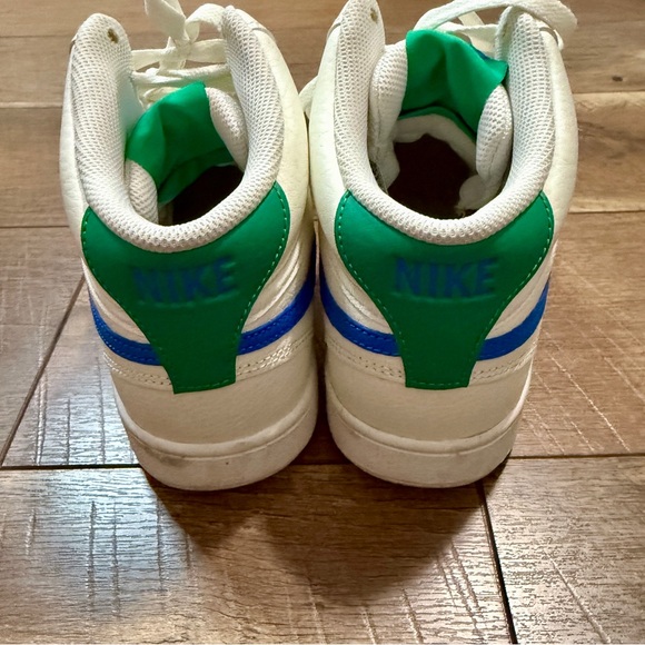 Nike Women’s Court Vision Mid Sneaker in Sail blue and White Size 8.5 - Picture 3 of 7